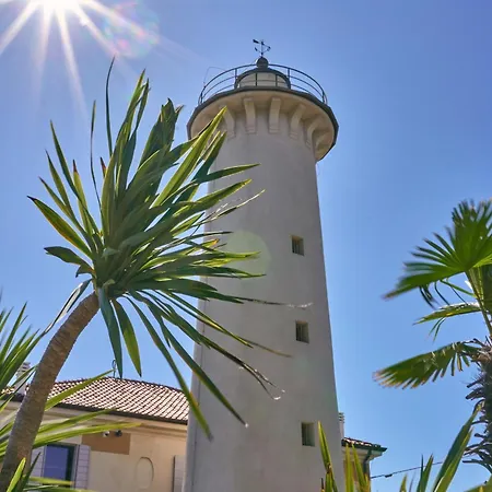 Apartment Flat In Building With Lift 200m From The Sea
